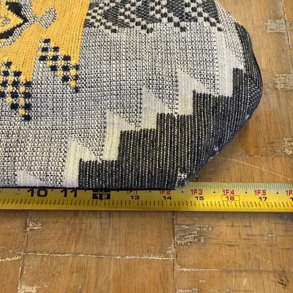 Atenti Tribal-Pattern Shoulder Bag in Yellow, Black & White - made in USA - Picture 9 of 10